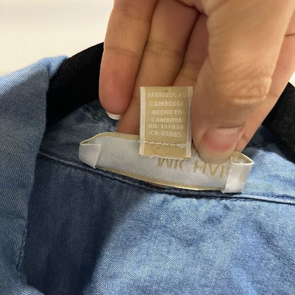 Michael Denim Chambray Zip Front Top Women’s PM - Picture 10 of 16